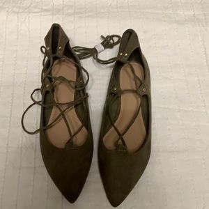 NWOT Olive Green flats 8